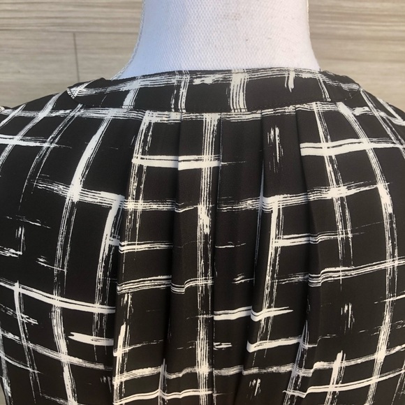 Sleeveless blouse Apt 9 Size petite Medium - Picture 6 of 9